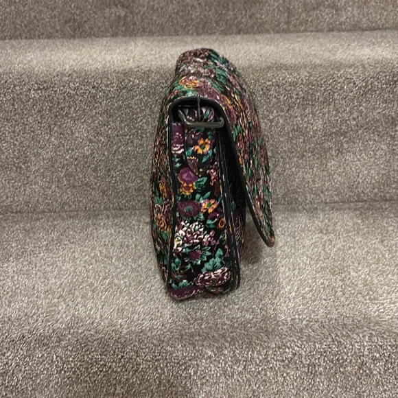 Beautiful coach Crossbody in a purple floral print